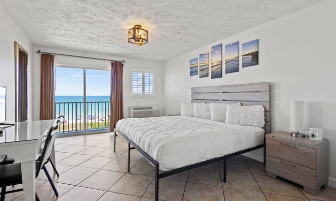 Fort Pierce Hotel | Ocean View Hotel Room with Balcony- King Bed #25