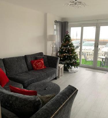 Worthing House | Ocean View in Worthing, sleeps 9