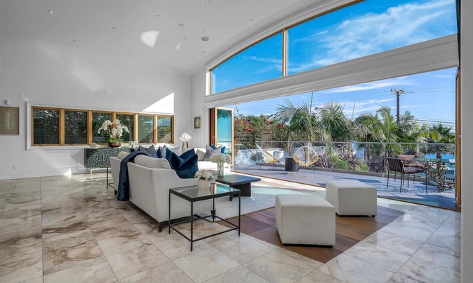 Central Malibu House | Ocean View Malibu Home by Escondido Beach
