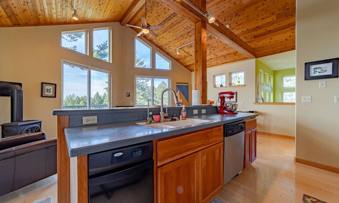 Shelter Cove House | Ocean View Retreat Deck, Grill, Sauna, Exercise Room, Fireplace, & Free WiFi