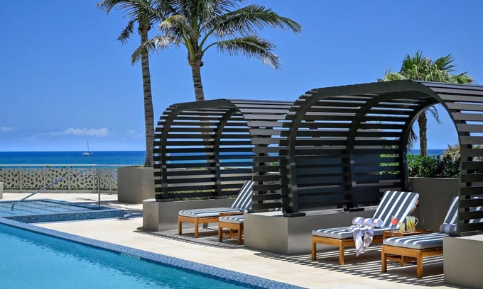 Singer Island Hotel | Ocean View Stay | 2 Doubles, 2 Rooms & Access to Outdoor Pools