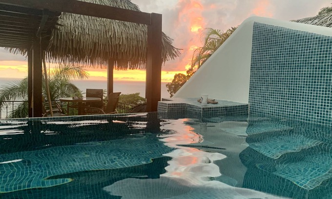 Dominicalito Villa | Ocean View - Villa MarLeta- Infinity Plunge Pool - Two Ensuites - Walk to Beach.