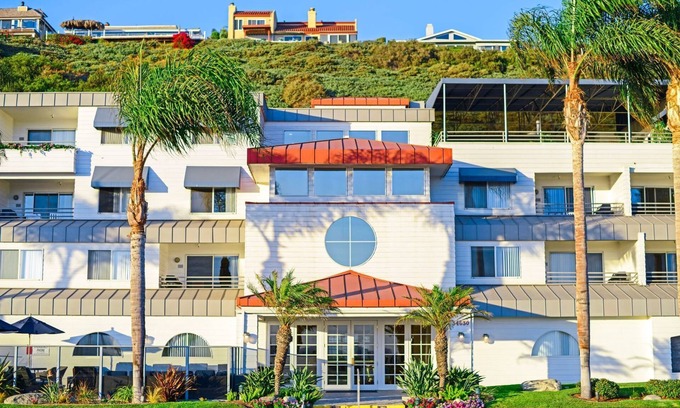 Capistrano Beach Condo | Ocean view with bbq equipped balcony 1-bedroom condo with AC, in Dana Point