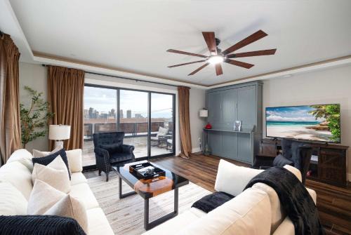 Middletown House | Ocean Views and City Oasis House