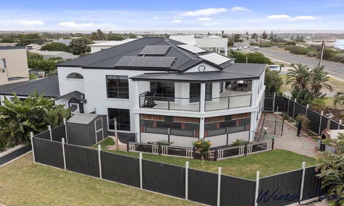 Seaford House | Ocean Views and Vineyards By Wine Coast Holiday Rentals