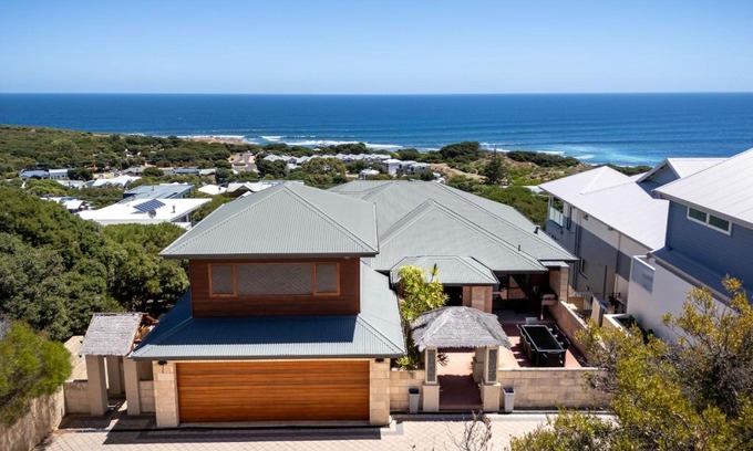 Yallingup House | Ocean Views I Private Properties