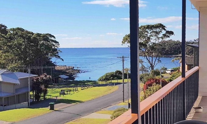Malua Bay House | Ocean views of Pretty Bay Beach