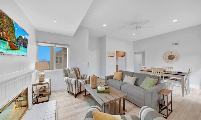 Dana Point Condo | Ocean Views of The Strands Beach! Restaurants! Fireplace! - Seaside Escape