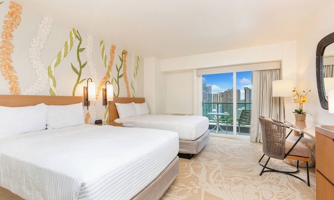 Ala Moana Apartment | Ocean Views + Walkway to Mall-Ala Moana Hotel 2513