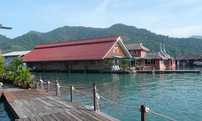 Bang Bao Bay House | Oceanblue Guesthouse