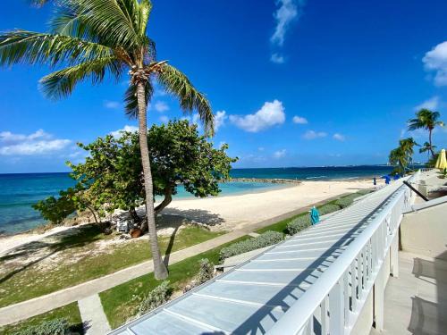 Seven Mile Beach House | Oceanfront 3-BR Condo with Large Beachfront Terrace