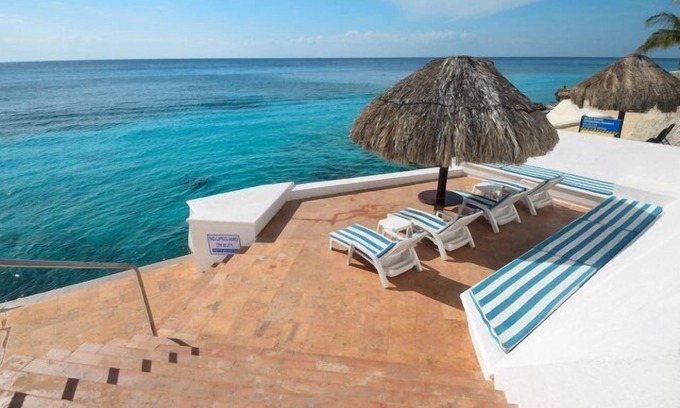 Zona Hotelera Norte Condo | Oceanfront, 3Bdr Living, Gorgeous Sunsets, Great Snorkeling, North Shore of Town