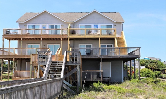 Emerald Isle Cottage | Oceanfront 4BR – Pet-Friendly & Spacious Decks