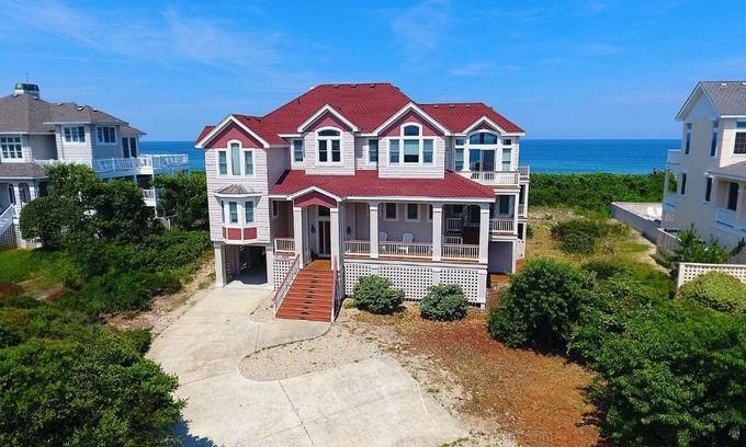 Pine Island House | OCEANFRONT, 7 BRs, Ocean Views, Pool table, Pool, Private Beach Access, PI26, Atlantis