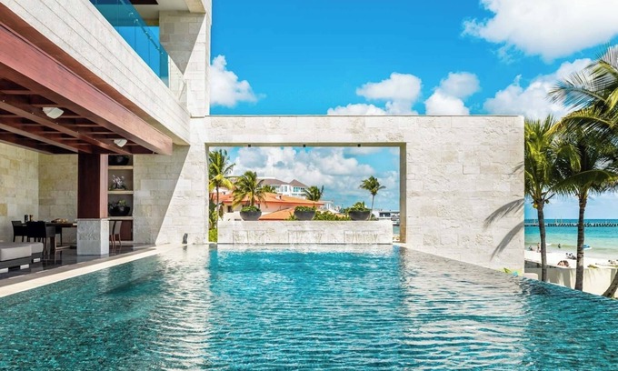 Playacar Fase I Villa | Oceanfront and Infinity Pool in Playa del Carmen