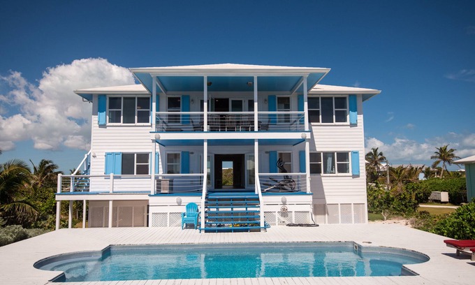 Hope Town House | Oceanfront Beauty 6 KING beds/6 baths! Big Pool and Volleyball Court. or Pickle?