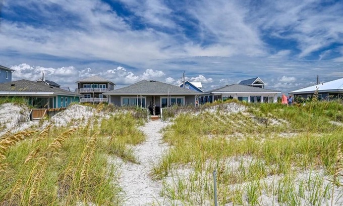 Topsail Beach House | Oceanfront Beach House - Two Kitchens - Pets Allowed