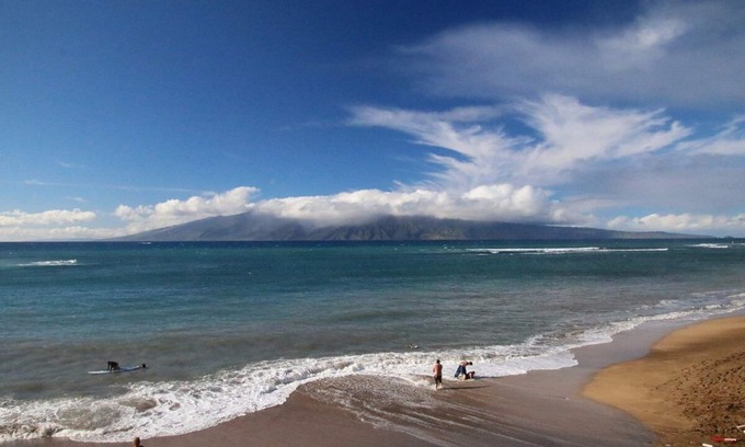 Kahana Hotel | Oceanfront/Beachfront 1200 sq ft 1 bed-2 bath condo