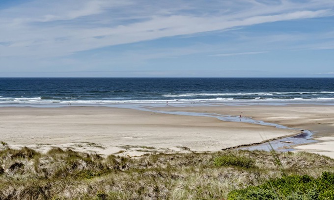 Florence House | Oceanfront Bungalow on Heceta Beach - fresh, bright and beautiful