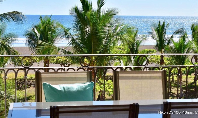 Barrio Los Faroles Condo | Oceanfront Condo