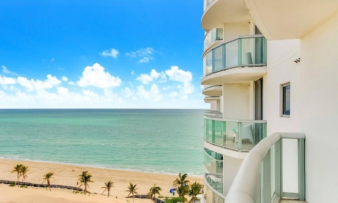 Sunny Isles Beach Condo | Oceanfront Condo in a Hotel Resort with Vacation Amenities near Aventura Mall