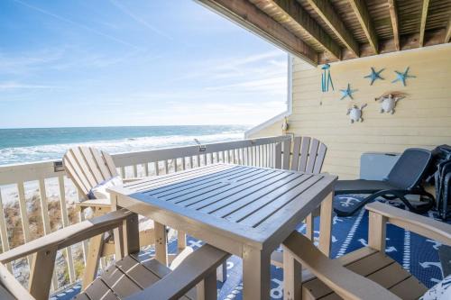 Kure Beach House | Oceanfront Condo with 3+ Pools - Ocean Dunes 604