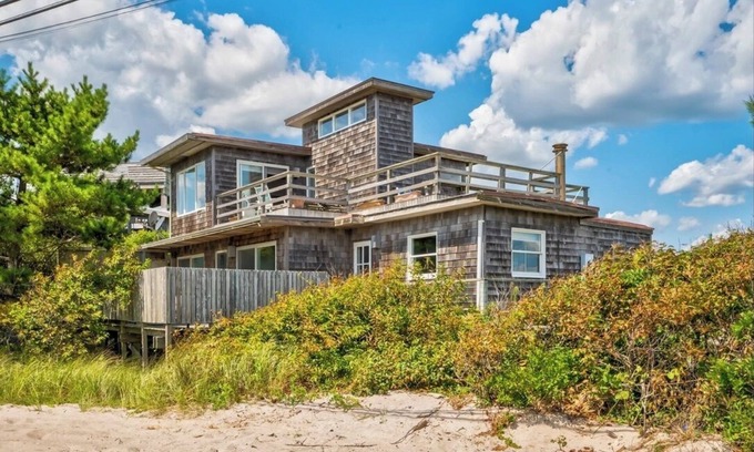 Davis Park House | OceanFront Davis Park FI Split AC Sleeps 10, EXPANSIVE OCEAN FRONT VIEWS LARGE DECKS NEWLY RENOVATED