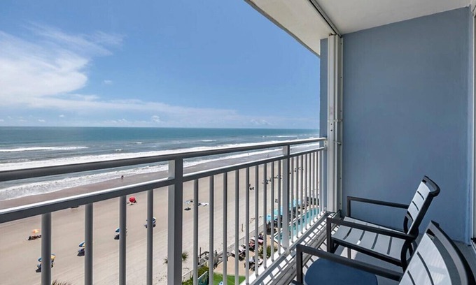 Daytona Beach Shores Resort | OCEANFRONT Daytona SeaBreeze 2 Bedroom Condo