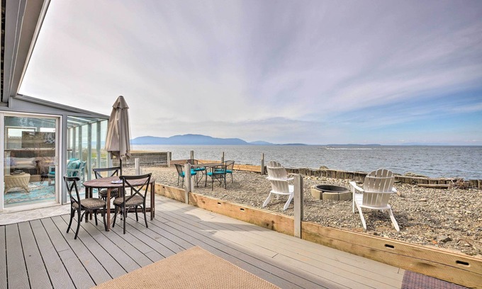 Ferndale House | Oceanfront Ferndale Oasis w/Fire Pit, Grill!