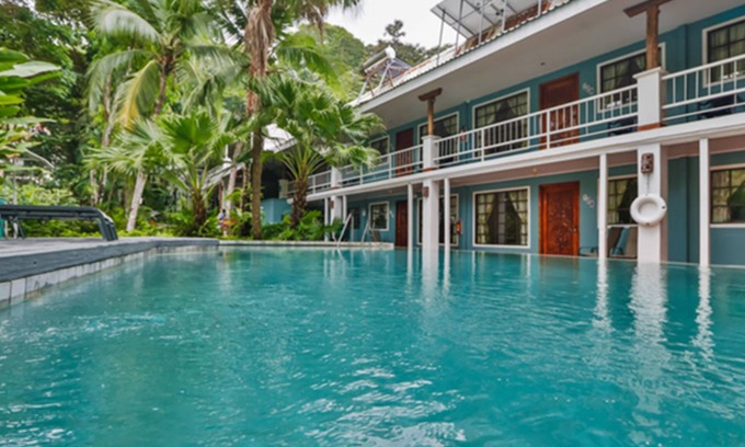 Manuel Antonio Hotel | Oceanfront Hotel Verde Mar direct access to the beach
