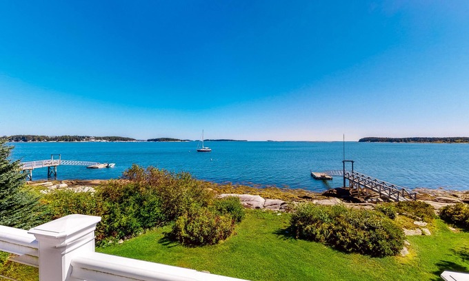 Spruce Head House | Oceanfront house with private dock, decks & amazing views - snowbird-friendly