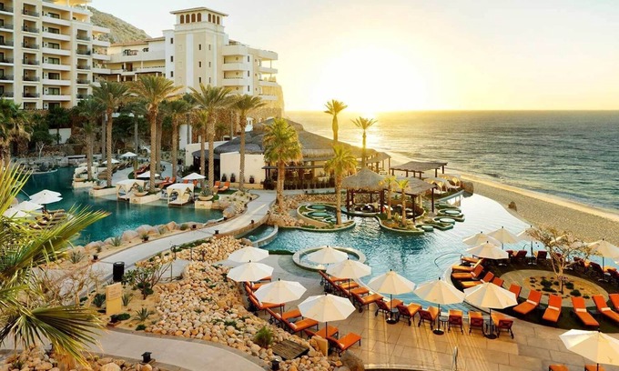 Marina Resort | Oceanfront Luxury at Gorgeous 5-Star Cabo San Lucas Resort