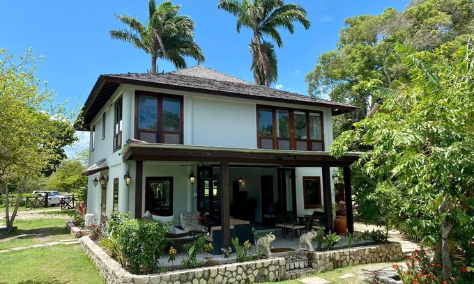 St. Ann's Bay Villa | Oceanfront Luxury Villa in Jamaica