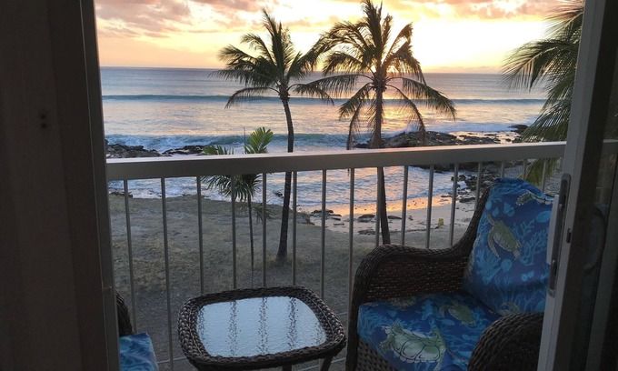Makaha Condo | Oceanfront Makaha Surfside Amazing Sunsets!