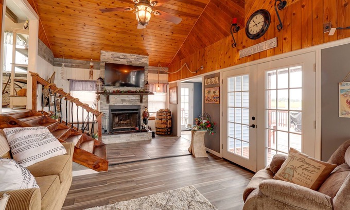 Milford House | Oceanfront Milford Home w/View & Boat Access