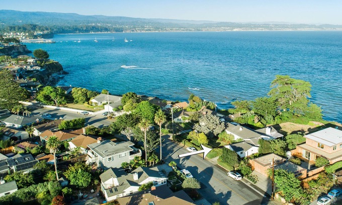 Opal Cliffs House | Oceanfront Opal Cliff Oasis