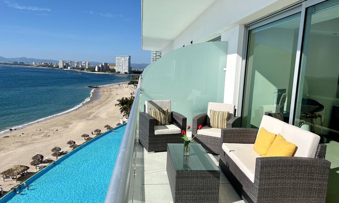 North Hotel Zone Condo | Oceanfront Peninsula Hotel Zone Puerto Vallarta Tower 3