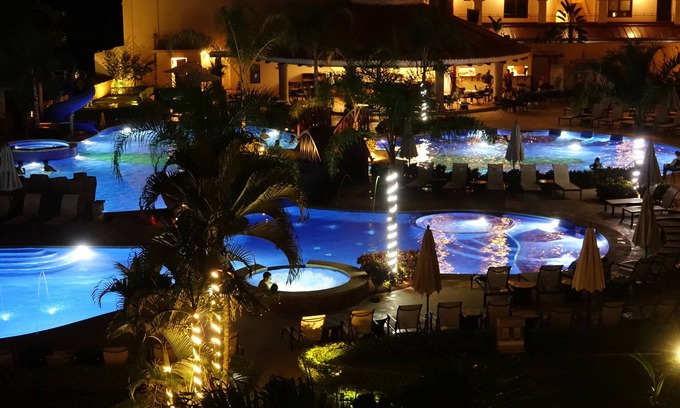 Barrio Los Villalobos Condo | Oceanfront Perfection at The Palms, Playa Jacó