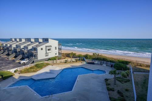Sneads Ferry House | Oceanfront Resort - Swimming Pool - Tennis