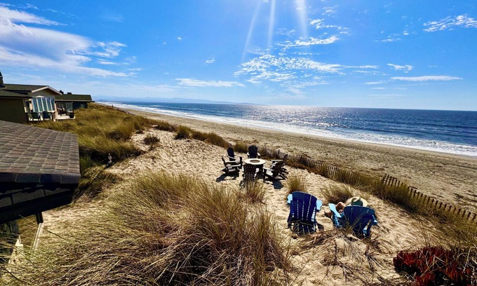 Watsonville House | Oceanfront Retreat Pajaro Dunes Beach, crashing wave views, private beach