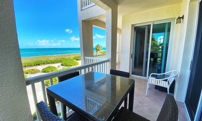 Wheeland Settlement Condo | Oceanfront 2Bed Condo