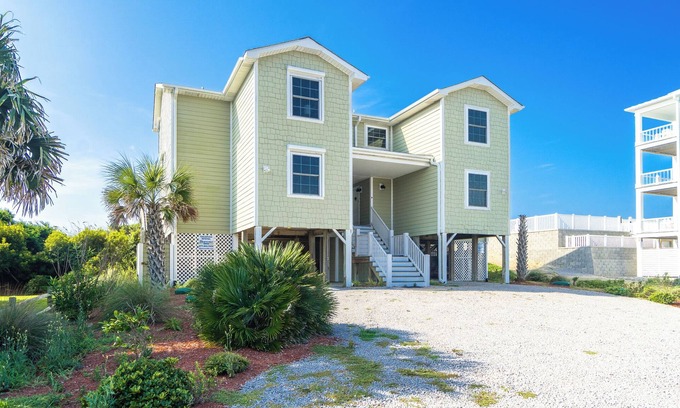 Emerald Isle Cottage | Oceanfront Updated 5BR Duplex. Dog friendly!