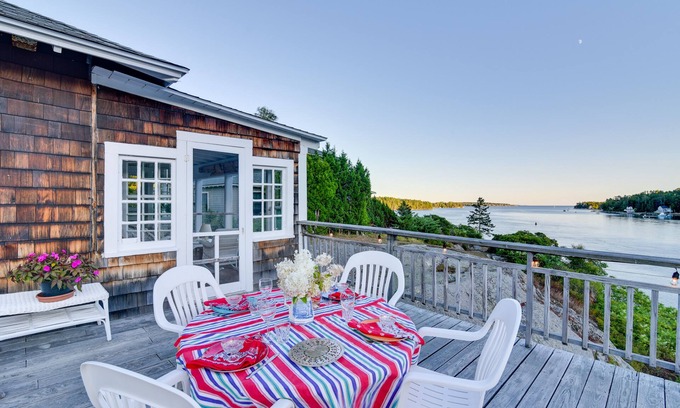 Boothbay Harbor House | Oceanfront Cottage w/Deck 2 Mi to Boothbay Harbor