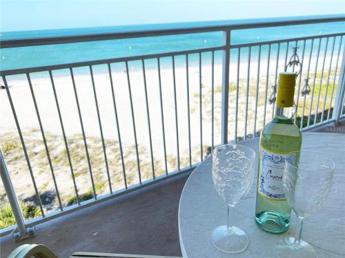 Madeira Beach Apartment | Oceanfront View of Madeira Beach, Steps to the Beach - Madeira Norte Condo
