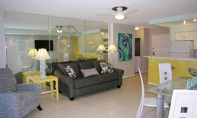 Virginia Beach Condo | Oceanfront Walkout on to beach, 2 Bdrm