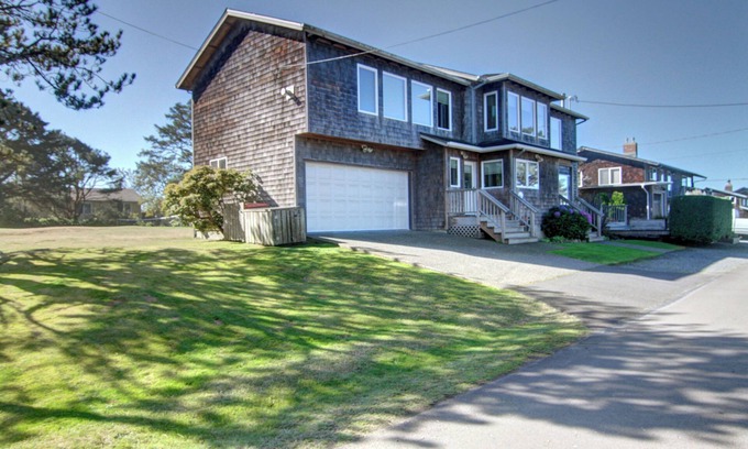 Tolovana Park House | Oceanhouse-1 block to the beach-Cannon Beach Property Management