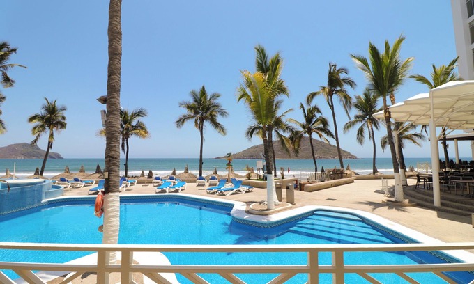 Zona Dorada Hotel | Oceano Palace Beach Resort