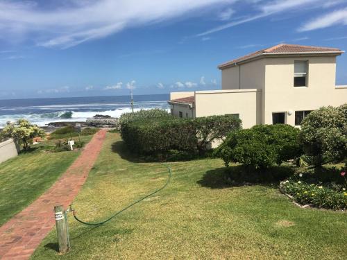 Hermanus House | Oceans Edge - Hermanus Beach Club