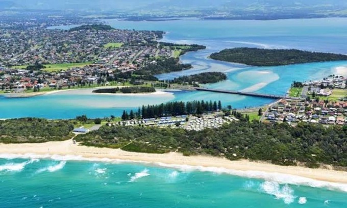 Windang House | Oceans Escapes @ Windang