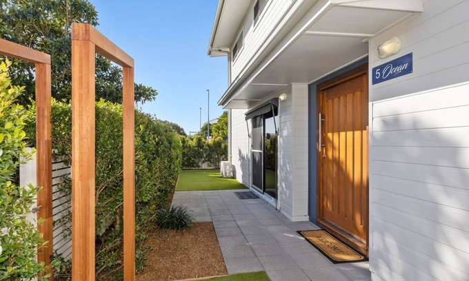 Kingscliff House | Oceans Five - Beachside Paradise